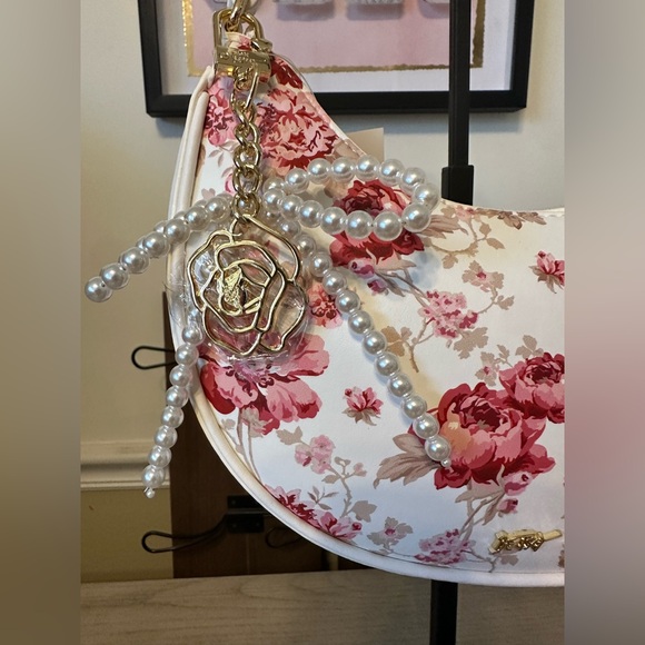 Betsey Johnson Pink Floral Shoulder or Crossbody Bagπππβ€οΈβ€οΈ - Picture 2 of 13